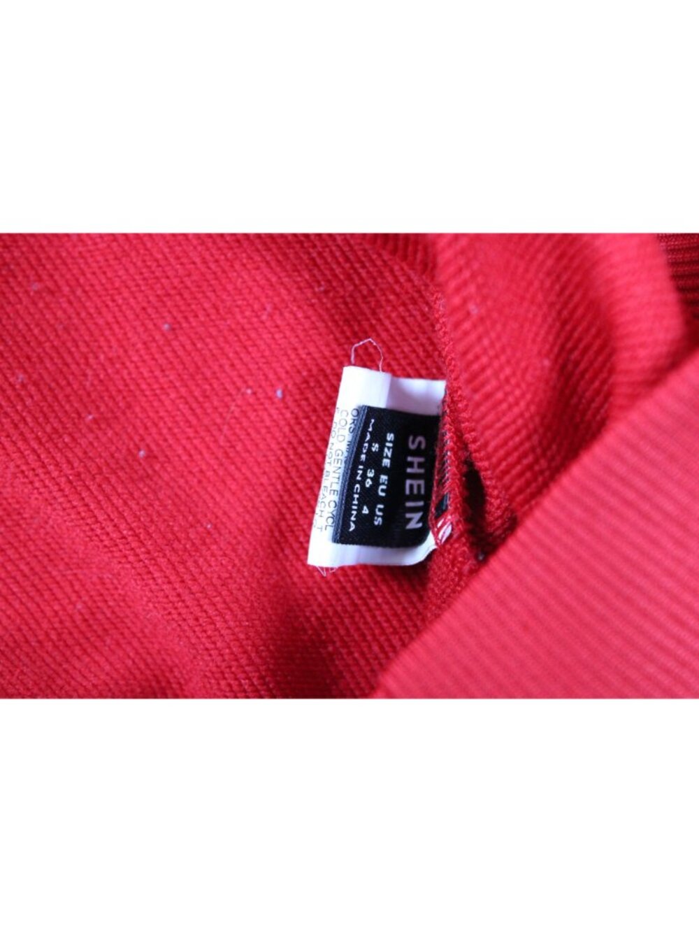 Red Spiderweb Graphic Sweatshirt With Raw Cut Neckline & Long Sleeves - Picture 3 of 4